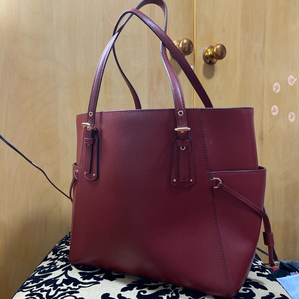 ❌sold❌Michael Kors
VOYAGER EAST WEST CROSSGRAIN LEATHER TOTE - Picture 4 of 11
